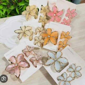 Set de 3 pinzas hawaianas  $18 pz $180 la docena#
